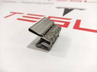 Клипса бокса, ориг. номер 1005896-00-G, Tesla Model S