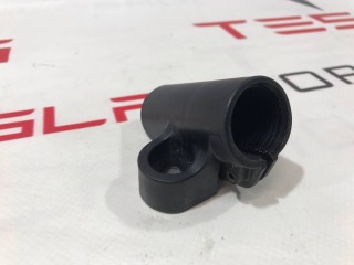 Корпус упора крышки багажника, ориг. номер 1051428-00-C, Tesla Model X 2015-2021