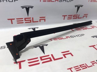 Уплотнитель стекла внутренний двери, ориг. номер 1090496-00-E, Tesla Model 3 2017-2021