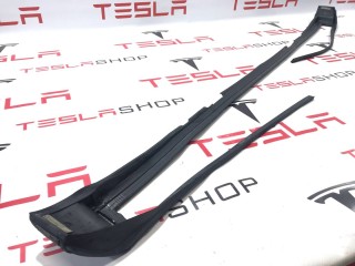 Уплотнитель крышки багажника вспомогательный, ориг. номер 1048511-00-C, Tesla Model X 2015-2021