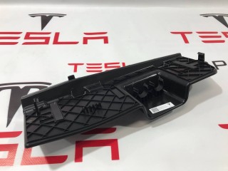 Крышка бортового компьютера, ориг. номер 1468367-00-A, Tesla Model 3 2017-2021