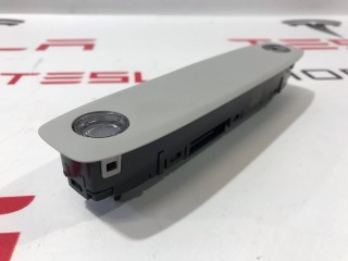Фонарь подсветки салона, ориг. номер 1092575-00-J, Tesla Model 3 2017-2021