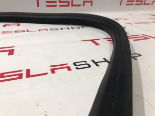 Уплотнитель проема дверного, ориг. номер 1090511-00-K, Tesla Model 3 2017-2021