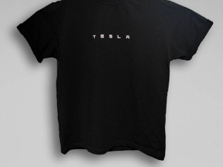 Футболка, Tesla