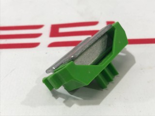 Крепеж прижимной модулей основной батареи, ориг. номер 1098669-00-D, Tesla Model 3 2017-2021