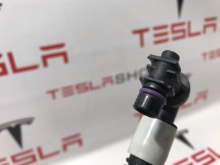 Патрубок системы охлаждения основной батареи, ориг. номер 1521567-00-A, Tesla Model 3 2017-2021
