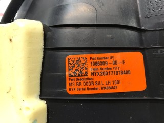 Накладка стойки С, ориг. номер 1086309-00-F, Tesla Model 3 2017-2021