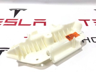 Кронштейн накладки, стойки В, ориг. номер 1103773-00-M, Tesla Model 3 2017-2021