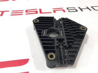 Кронштейн мотора привода люка, ориг. номер 6008697-00-A, Tesla Model S 2012-2016