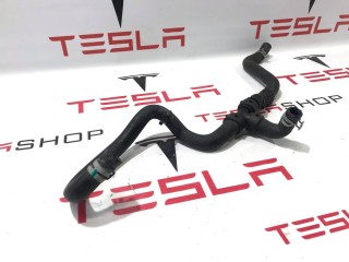 Шланг от насоса охлаждающей жидкости, ориг. номер 1049683-00-A, Tesla Model S 2012-2016