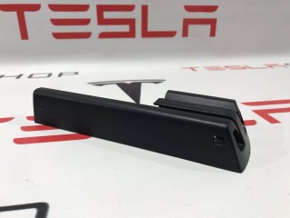 Заглушка салазки сиденья, ориг. номер 1031676-00-A, Tesla Model S 2012-2016