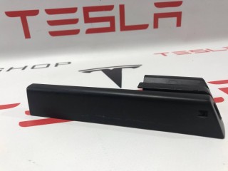 Заглушка салазки сиденья, ориг. номер 1031676-00-A, Tesla Model S 2012-2016