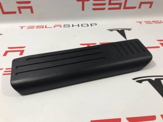 Панель для отдыха ноги водителя, ориг. номер 6005968-00-C, Tesla Model S 2012-2016