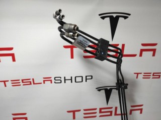 прочая запчасть, ориг. номер 1030621-00-D, Tesla Model S 2012-2016