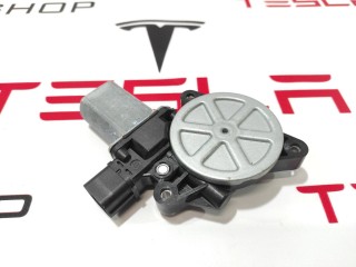 Привод (моторчик) люка, ориг. номер 1006361-00-B, Tesla Model S 2012-2016