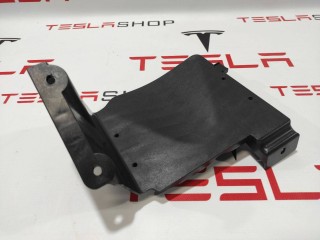 прочая запчасть, ориг. номер 1007493-00-F, Tesla Model S 2012-2016