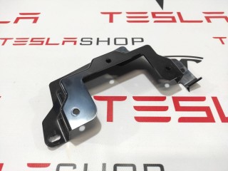 прочая запчасть, ориг. номер 1051906-00-A, Tesla Model S 2012-2016