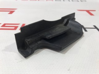 Резинка уплотнительная передней двери, ориг. номер 1039364-00-A, Tesla Model S 2012-2016