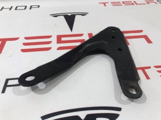 Кронштейн крепления подрамника, ориг. номер 6008490-00-A, Tesla Model S 2012-2016