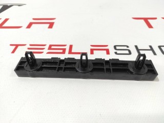 прочая запчасть, ориг. номер 1003691-00-B, Tesla Model S 2012-2016