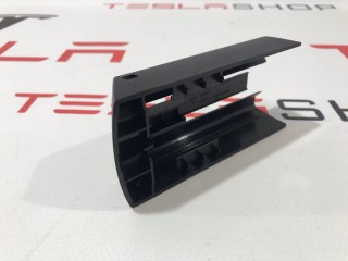 Заглушка салазки сиденья, ориг. номер 1051476-00-A, Tesla Model S 2016-2021