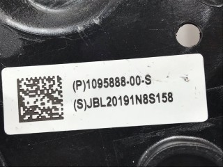 Крышка нижняя панели управления пентхауса основной батареи, ориг. номер 1095888-00-S, 1109683-00-K, Tesla Model 3 2017-2021