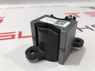 прочая запчасть, ориг. номер 1526573-00-A, 1097615-00-C, Tesla Model Y 2020-2026