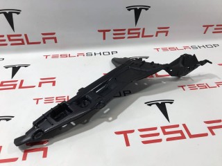Кронштейн внутренний стойки C, ориг. номер 1009273-00-E, Tesla Model S 2012-2016