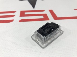 прочая запчасть, ориг. номер 1007151-70-E, Tesla Model Y 2020-2026