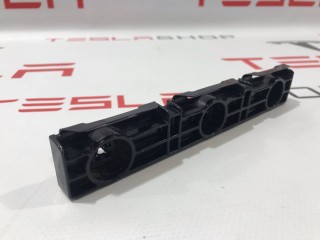 прочая запчасть, ориг. номер 1003691-00-B, Tesla Model S 2012-2016
