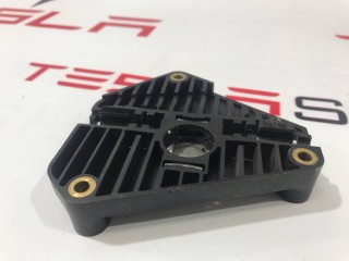 Кронштейн мотора привода люка, ориг. номер 6008697-00-A, Tesla Model S 2012-2016
