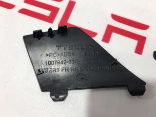 Заглушка обшивки (карты) двери, ориг. номер 1007942-00-E, Tesla Model S 2012-2016