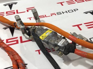 Корпус предохранителя проводки высоковольтной переднего мотора, ориг. номер 1050805-10-D, 1051843-00-A, Tesla Model S 2012-2016