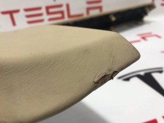 Накладка центральной панели, ориг. номер 1002310-08-D, Tesla Model S 2012-2016