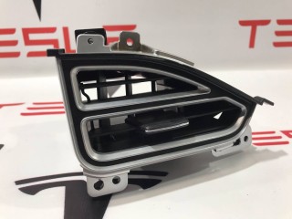 Воздуховод центральной панели (пассажирский), ориг. номер 6007628-00-C, Tesla Model S 2012-2016