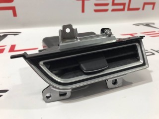 Воздуховод центральной панели (пассажирский), ориг. номер 1007825-00-C, Tesla Model S 2012-2016