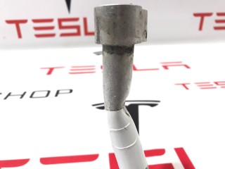 Трубка радиатора кондиционера, ориг. номер 1009293-00-A, Tesla Model S 2012-2016