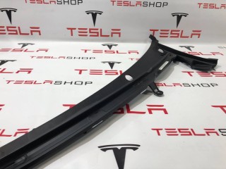 Подкапотная накладка стеклоочистителей, ориг. номер 1008976-00-E, Tesla Model S 2012-2016