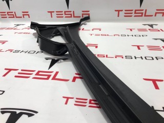 Подкапотная накладка стеклоочистителей, ориг. номер 1008976-00-E, Tesla Model S 2012-2016