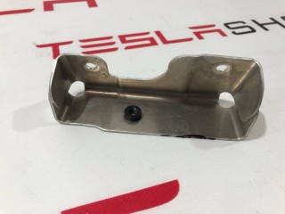 Кронштейн карты (обшивки) двери, ориг. номер 1003140-00-B, Tesla Model S 2012-2016