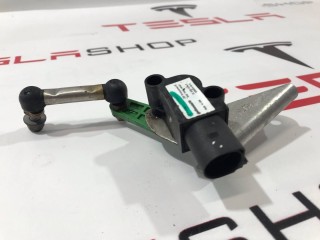 Датчик уровня пневмоподвески, ориг. номер 6006514-00-B, Tesla Model S 2012-2016