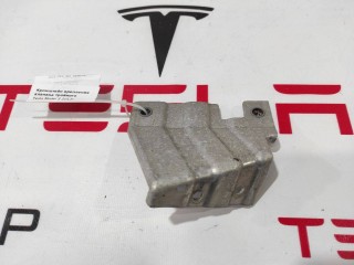 Кронштейн крепления клапана, ориг. номер 6007593-00-A, Tesla Model S 2012-2016