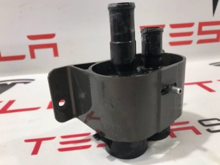 Клапан охлаждающей жидкости, ориг. номер 1003117-00-F, Tesla Model S 2012-2016