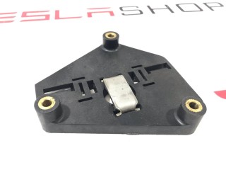 Кронштейн мотора привода люка, ориг. номер 6008697-00-A, Tesla Model S 2012-2016