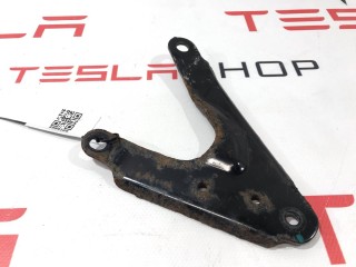 Кронштейн крепления подрамника, ориг. номер 6008490-00-A, Tesla Model S 2012-2016
