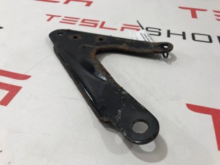 Кронштейн крепления подрамника, ориг. номер 6008490-00-A, Tesla Model S 2012-2016