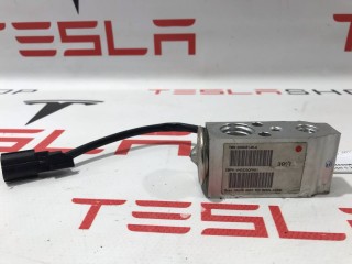 прочая запчасть, ориг. номер 6008481-00-A, Tesla Model X 2015-2021