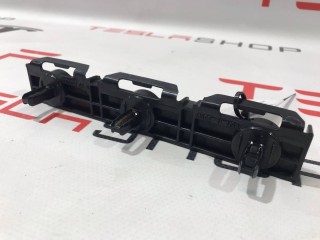 прочая запчасть, ориг. номер 1003691-00-A, Tesla Model S 2012-2016