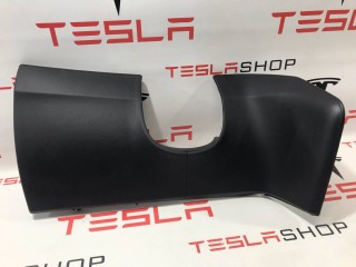 Накладка центральной панели (под руль), ориг. номер 1002405-05-E, Tesla Model S 2012-2016