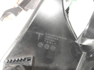 Накладка стойки С, ориг. номер 1008718-09-B, Tesla Model S 2012-2016